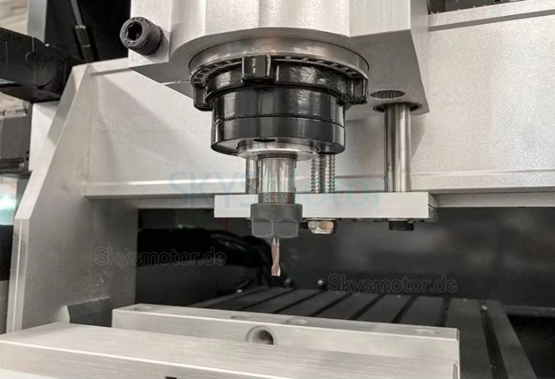 Luftgek&uuml;hlter CNC Spindelmotor GDZ120x103-6 220V/380V 6kW 18000U/min ER32 Spannzange 400Hz